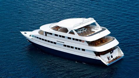 Arevara Yacht Charter Details, Maldives Motor Yacht | CHARTERWORLD Luxury Superyachts