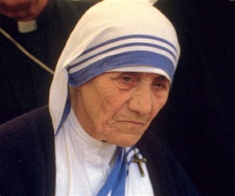 Mother Teresa Biography - Facts, Childhood, Family Life & Achievements