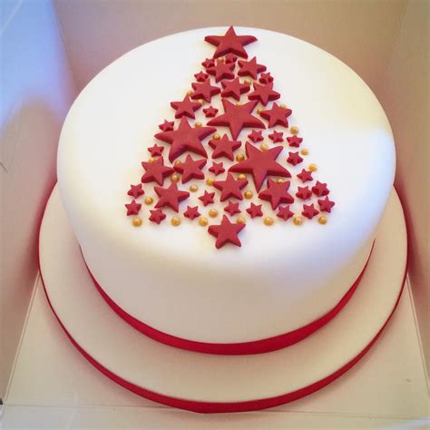 Finally got time to bake and decorate a Christmas cake for my family. Simple but effective ...