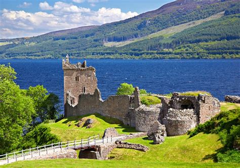 Visiting Loch Ness: 8 Top Attractions & Fun Tours | PlanetWare