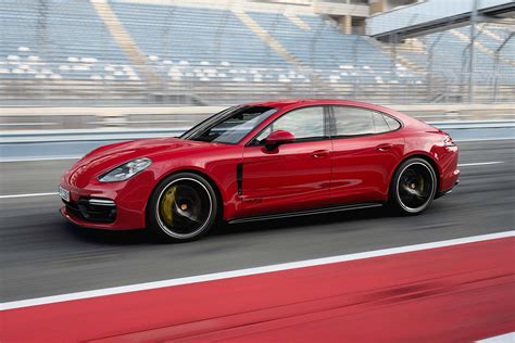 2019 Porsche Panamera GTS: the 460hp V8 express with a particulate filter