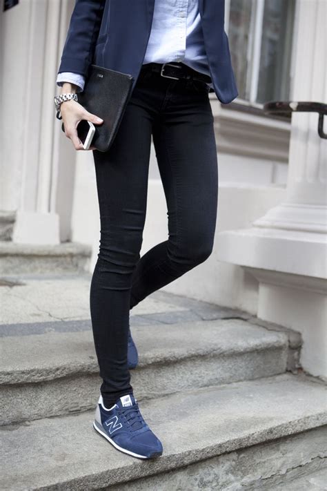 Pin by Menna on Red sneakers (With images) | Casual chic outfit, New ...