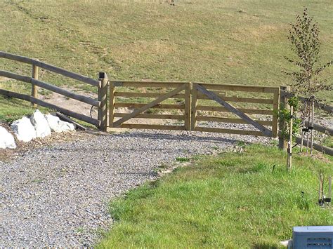 Wooden-gates - Higgins Fencing Contractors Nelson Tasman