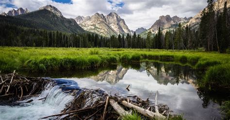 10 Must-Do Hikes in Idaho's Sawtooth Mountains