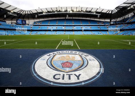 Manchester city club badge pitchside hi-res stock photography and ...