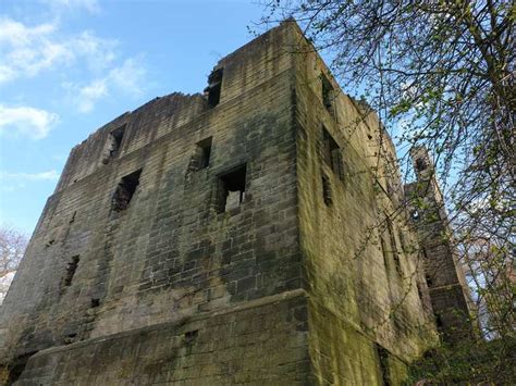 Harewood Castle Routes for Walking and Hiking | Komoot