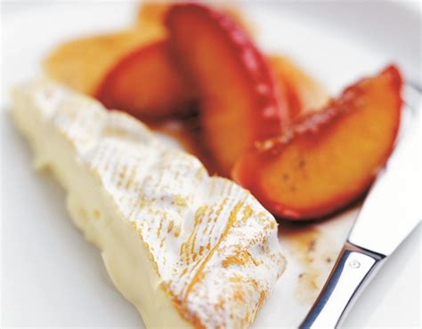 Recipe - Washed Rind Cheese with Pepper Glazed Peaches - Dairy Australia