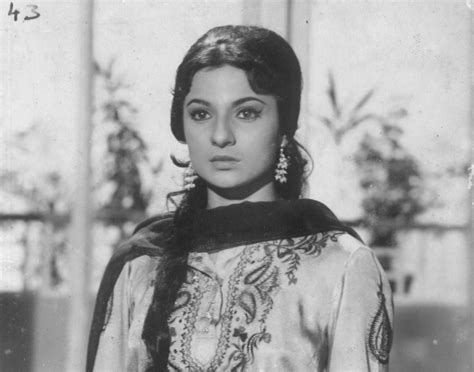 Tanuja movies, filmography, biography and songs - Cinestaan.com