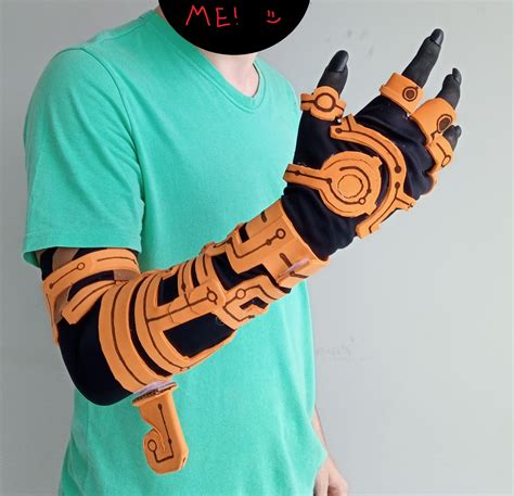 [TOTK] I made a Link's new arm as a glove for a cosplay : r/zelda