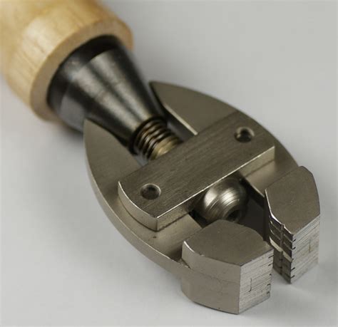 HAND HELD VICE 0mm - 9mm opening jaws HIGH QUALITY tool watchmakers ...