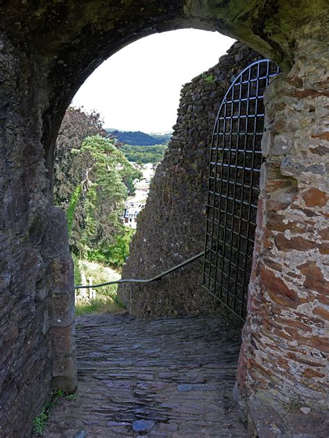 Photographs of Totnes Castle, Devon, England: Doorway