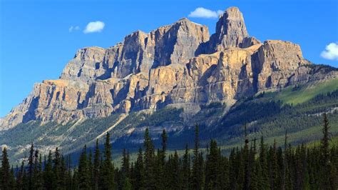 Castle Mountain, Banff National Park, Alberta, Canada [1200x674] : EarthPorn