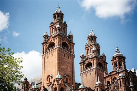 Premium Photo | Beautiful architecture of the towers of kelvingrove ...