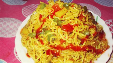 fried maggi - YouTube