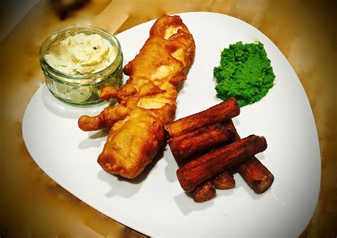 Fish & Chips with Pea Puree and Tartare Sauce | Pub food, Fish and chips, Food