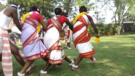 Kharsa Tribal Dance of Jharkhand organised by the Tribal Cultural Society on NMD (part 2) - YouTube