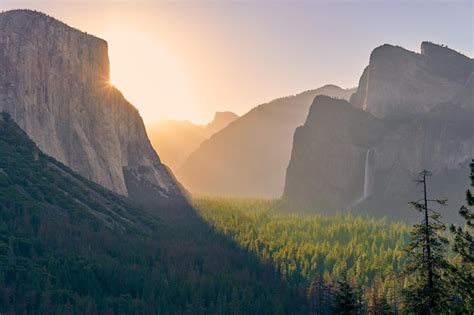 Premium Photo | Yosemite national park valley at sunrise