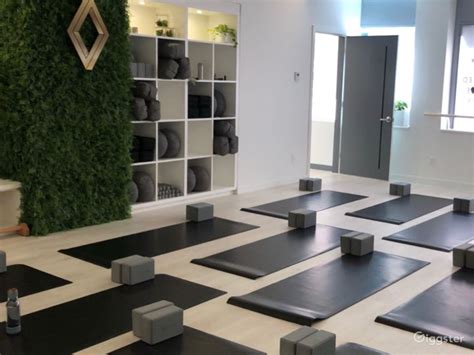 Beautiful Zen Yoga Fitness Studio | Rent this location on Giggster