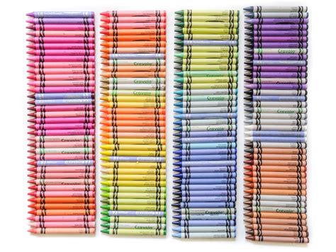 152 Crayola Bluetiful Crayons Exclusive Edition | Jenny's Crayon Collection