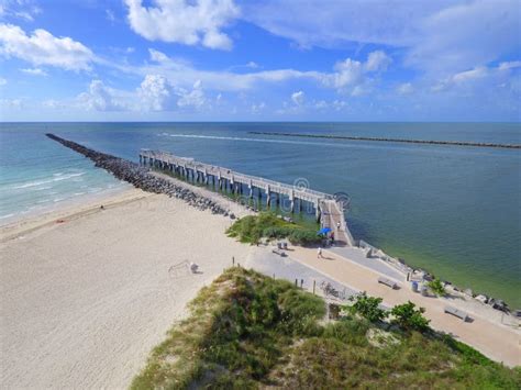 South Pointe Park pier stock image. Image of jetty, park - 74476747