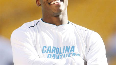 Panthers QB Cam Newton Gets A Haircut For Charity - Cat Scratch Reader