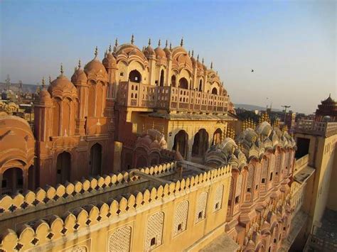 Hawa Mahal Jaipur - Architecture, Facts, History & Visit Timing