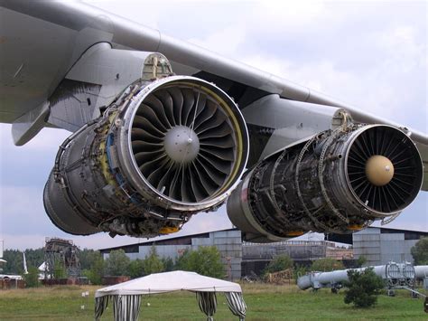 File:Il-76TD Soloviev aircraft engine.JPG - Wikimedia Commons