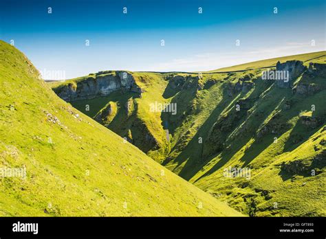 Winnats Pass, Peak District, Derbyshire Stock Photo - Alamy