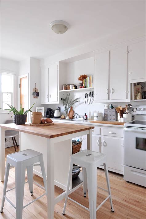 Morgane’s Delicate, Detailed Apartment | Small apartment kitchen ...