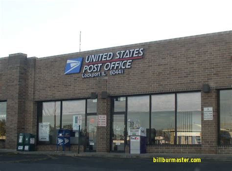 Looking at the Lockport Post Office. (November, 2007)