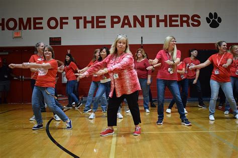 Braden River Middle School teachers connect through dance | Your Observer