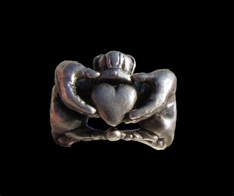 Claddagh Ring Meaning Knowing Who Loves Me by KajPaget on DeviantArt