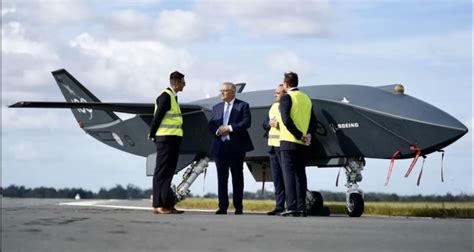 Australian MQ-28 ghost bat demonstrates its removable nose cone technology with an IRST module ...