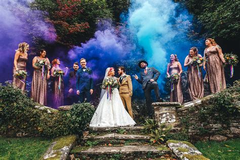 Smoke Bomb Wedding Photography| All you need to know