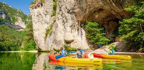 Canoeing in the Gorges du Tarn, canoe trekking