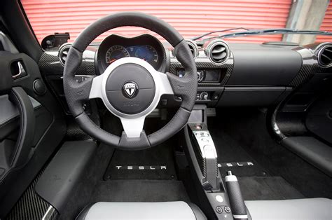 Tesla Roadster 2008-2012 interior | Autocar