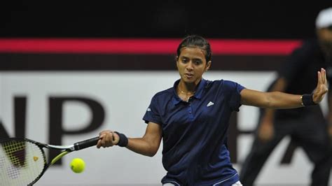 Sania Mirza, Ankita Raina guide Indian eves to maiden Fed Cup playoffs