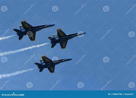 Blue Angels Navy Fighter Jets Performing Aerial Stunts Editorial Image ...