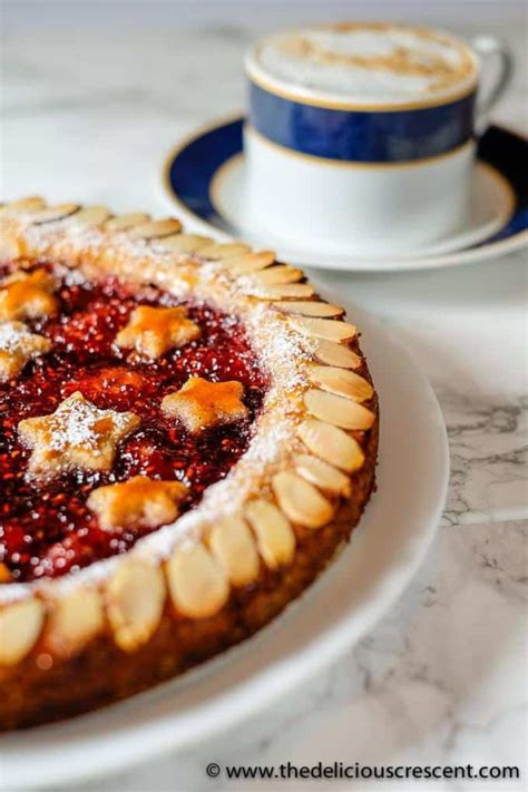 Linzer Torte Recipe - The Delicious Crescent