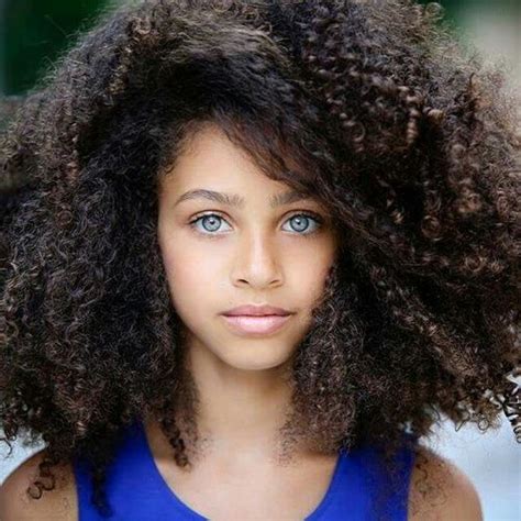 Imagen de Afro, beautiful, and black girl | Woman with blue eyes, Curly ...