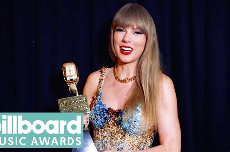 Taylor Swift Accepts 10 Billboard Music Awards Including Top Artist