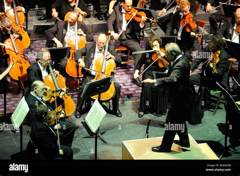 Zubin Mehta Conducting Israel Philharmonic Orchestra Stock Photo - Alamy