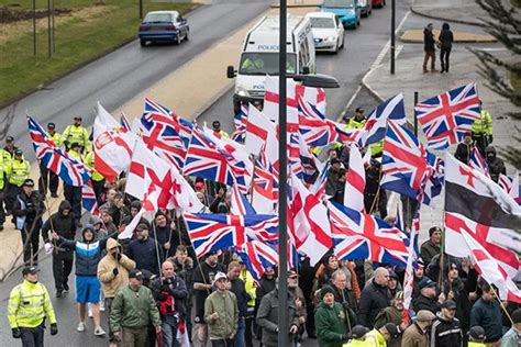 Arrests made as Britain First march erupts into violent clash with anti-fascists | Daily Star