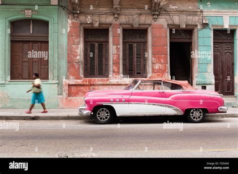 Pink and white car hi-res stock photography and images - Alamy