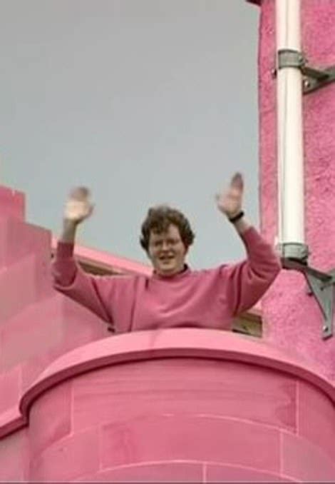 Visitors are invited to rent out pink Scottish castle from Balamory ...