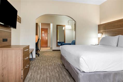 HOLIDAY INN EXPRESS & SUITES HARRISON, AN IHG HOTEL $102 ($̶1̶1̶9̶) - Updated 2022 Prices ...