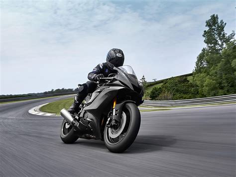 2023 Yamaha YZF-R6 Specs, Price, Top Speed & Reviews