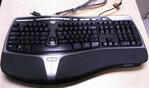 Microsoft Natural Ergonomic Keyboard 4000 - Comprehensive Review