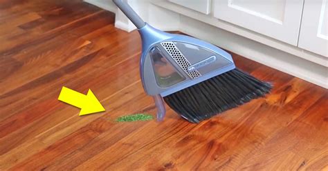 The Vabroom Ingeniously Combines a Vacuum With a Broom