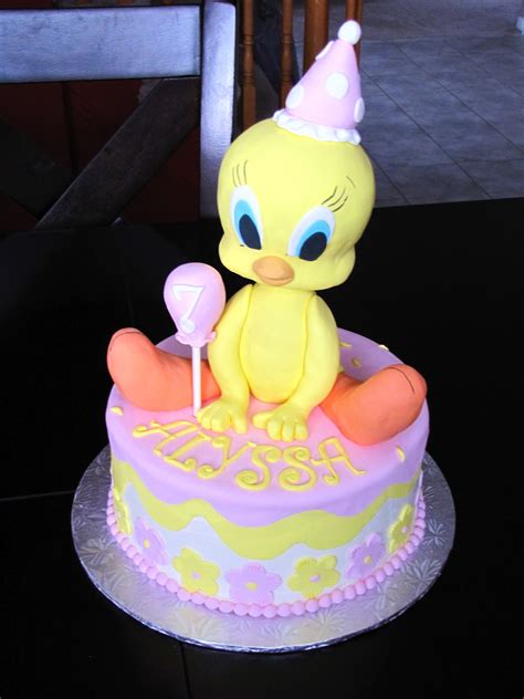 Ann Marie's Creative Cakes: Tweety Bird